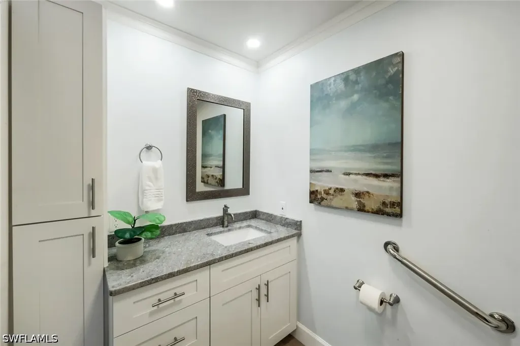 630 109th Avenue N Naples FL 34108