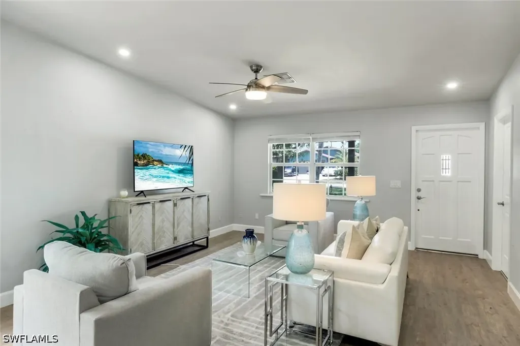 630 109th Avenue N Naples FL 34108