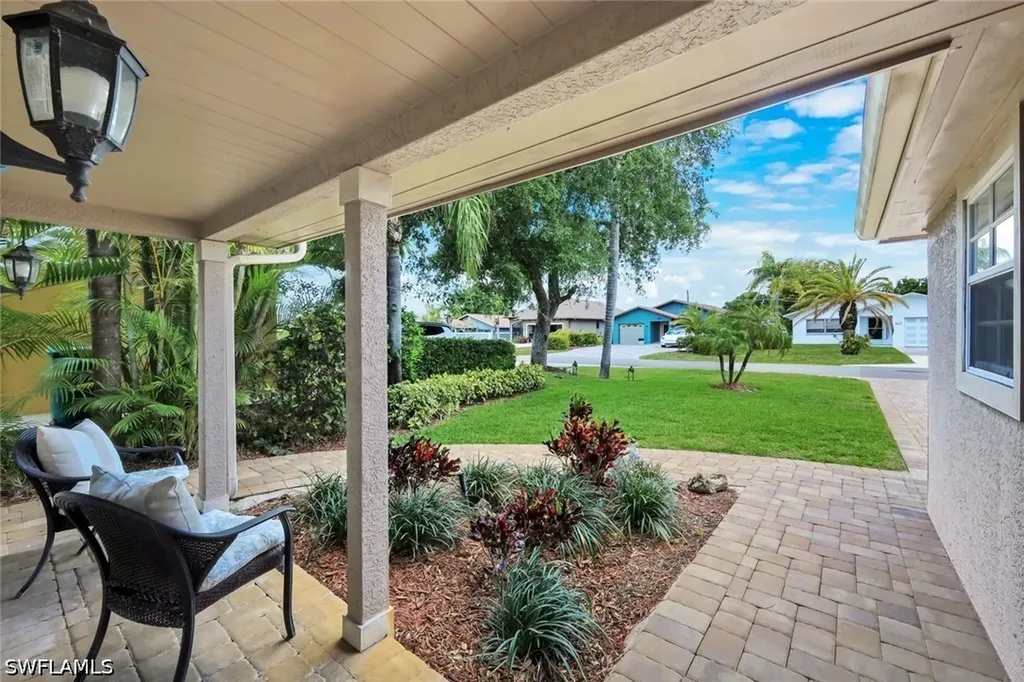 630 109th Avenue N Naples FL 34108
