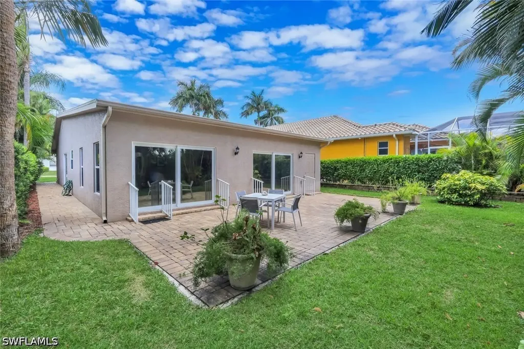 630 109th Avenue N Naples FL 34108