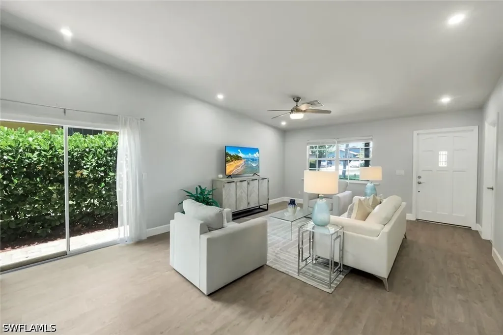 630 109th Avenue N Naples FL 34108