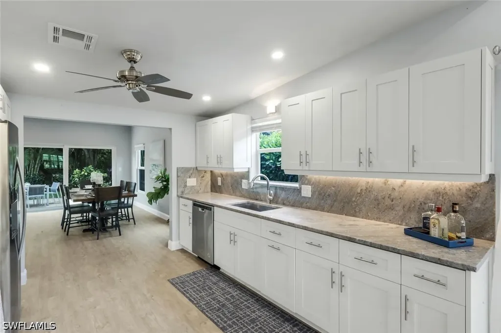 630 109th Avenue N Naples FL 34108