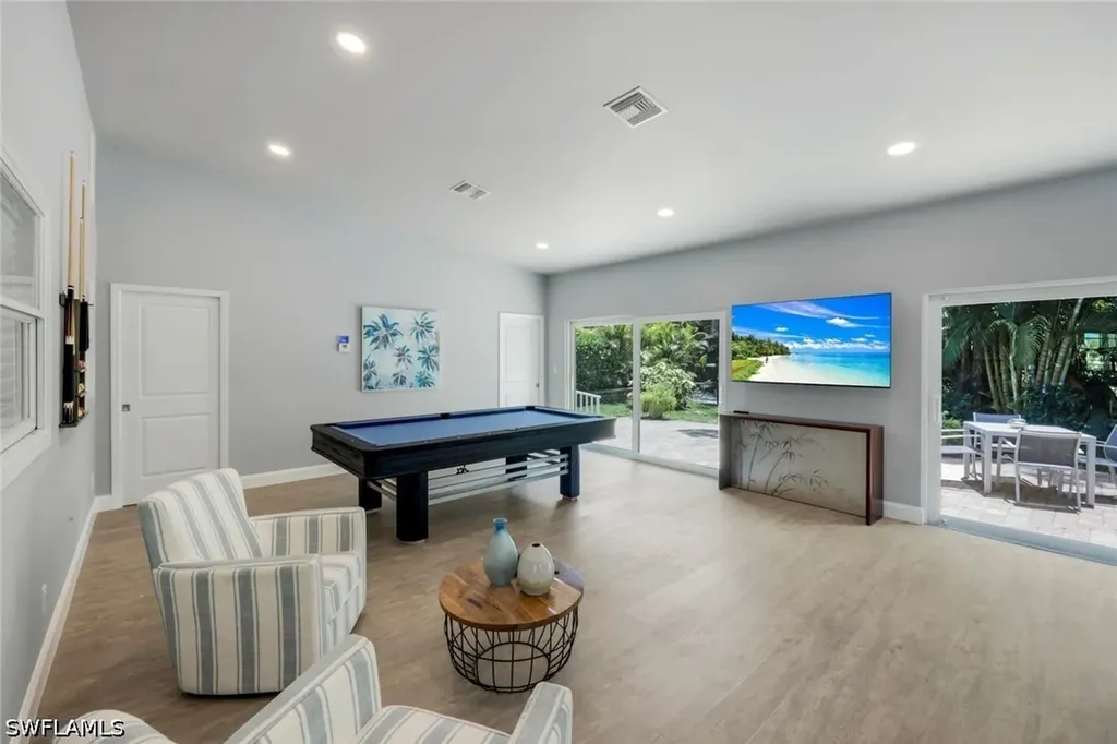 630 109th Avenue N Naples FL 34108