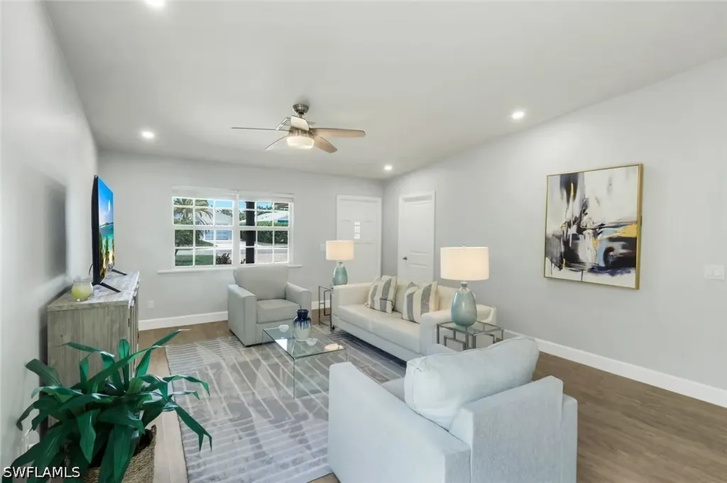 630 109th Avenue N Naples FL 34108