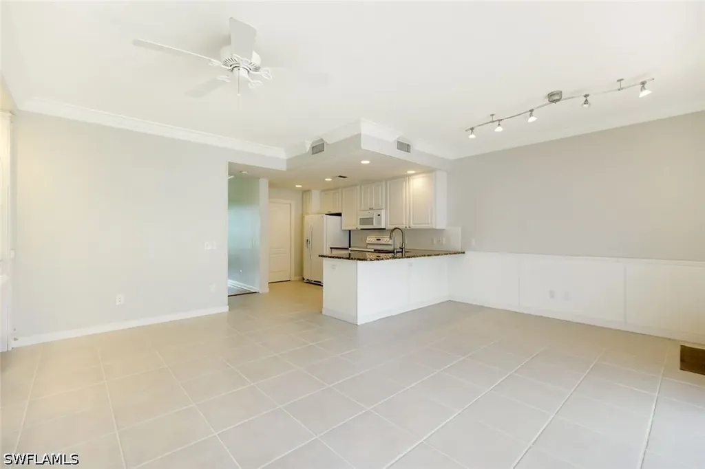 6124 Towncenter Circle Naples FL 34119