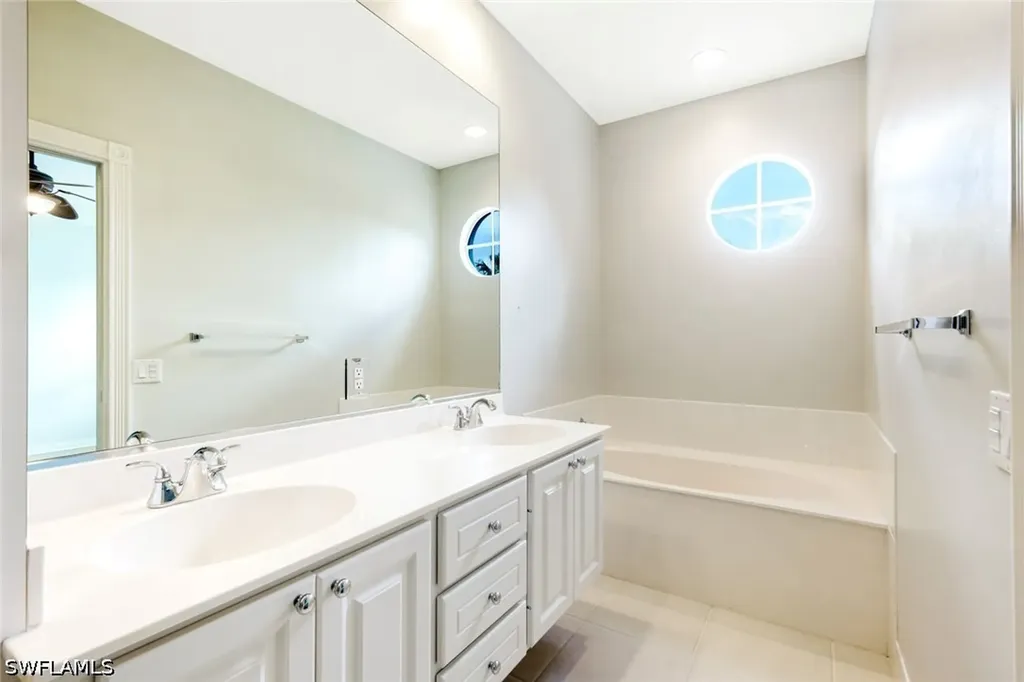 6124 Towncenter Circle Naples FL 34119