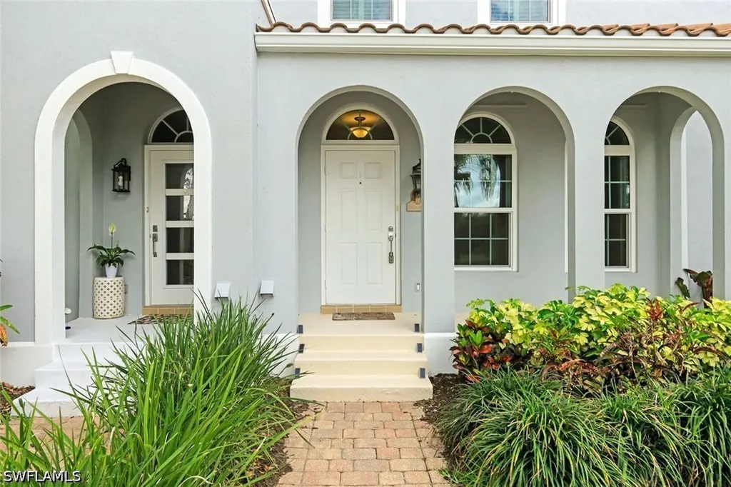 6124 Towncenter Circle Naples FL 34119