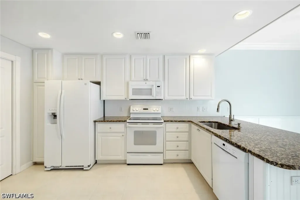 6124 Towncenter Circle Naples FL 34119