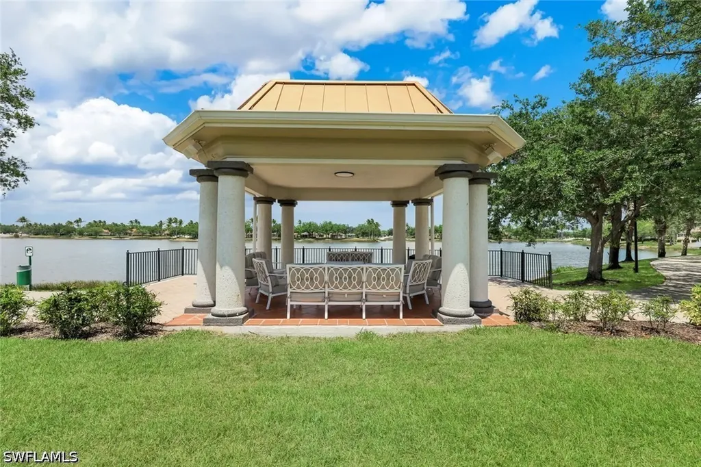 6124 Towncenter Circle Naples FL 34119
