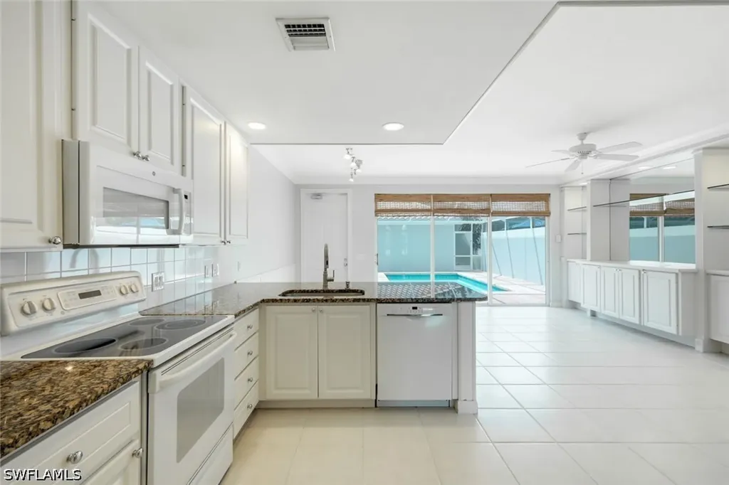 6124 Towncenter Circle Naples FL 34119