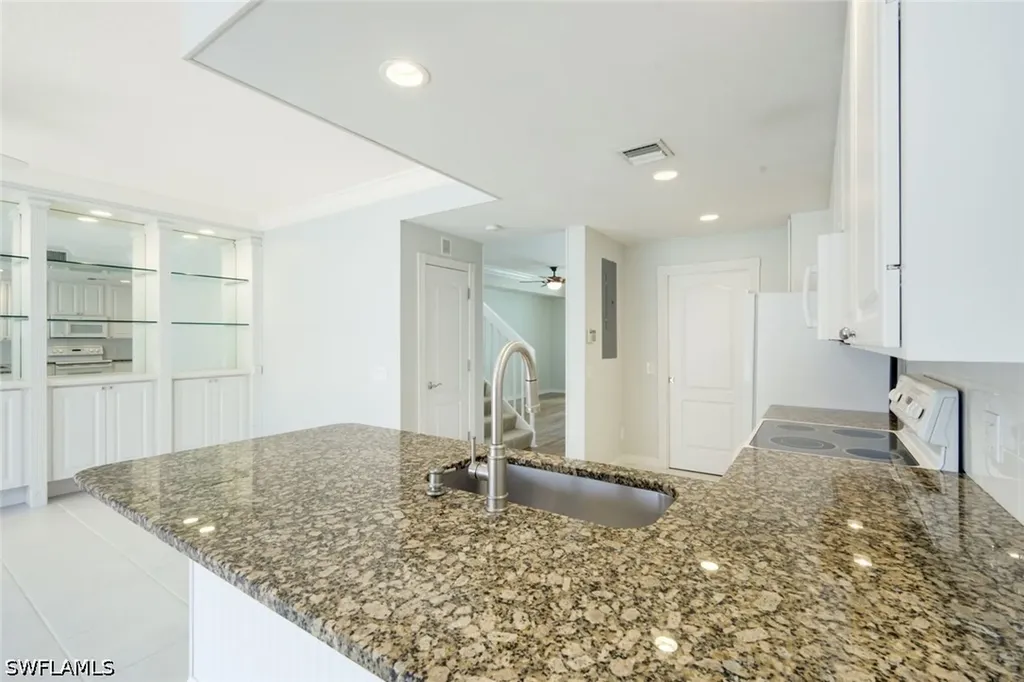 6124 Towncenter Circle Naples FL 34119