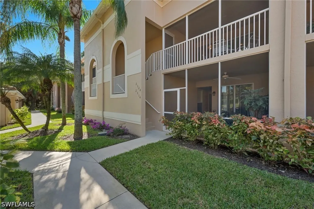 3890 Sawgrass Way Naples FL 34112
