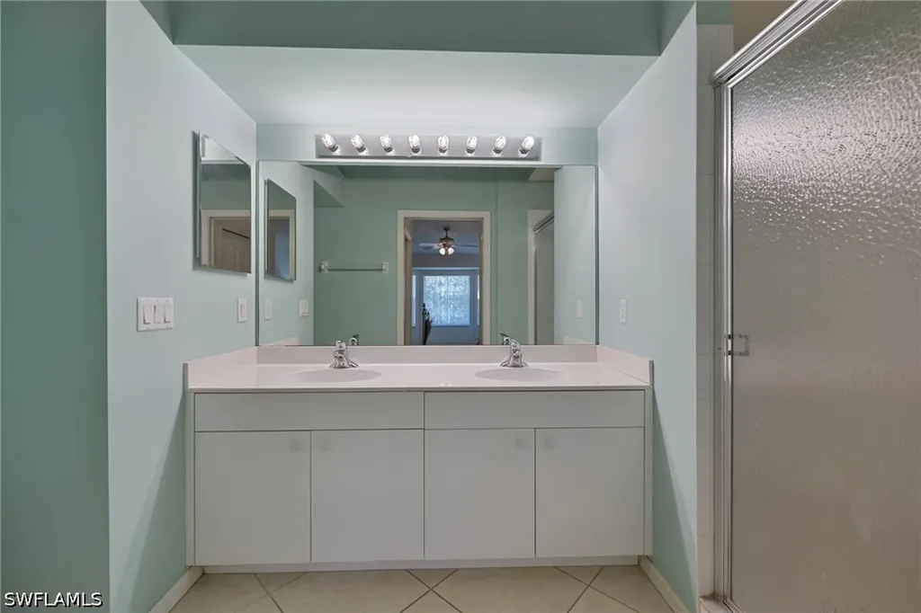 3890 Sawgrass Way Naples FL 34112