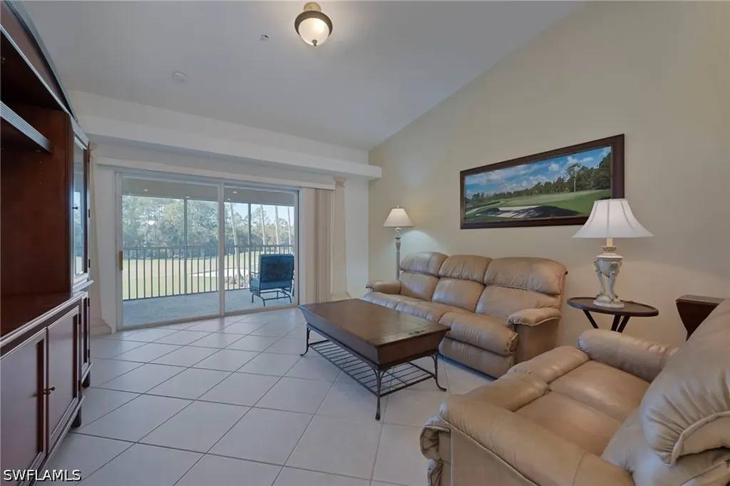 3890 Sawgrass Way Naples FL 34112
