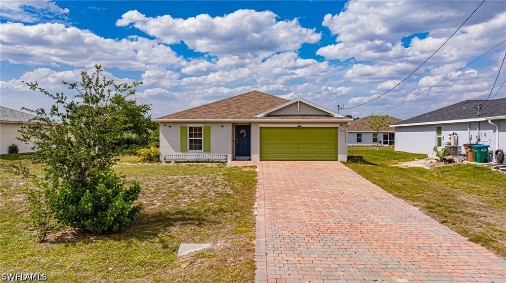 1607 NE 35th Lane Cape Coral FL 33909