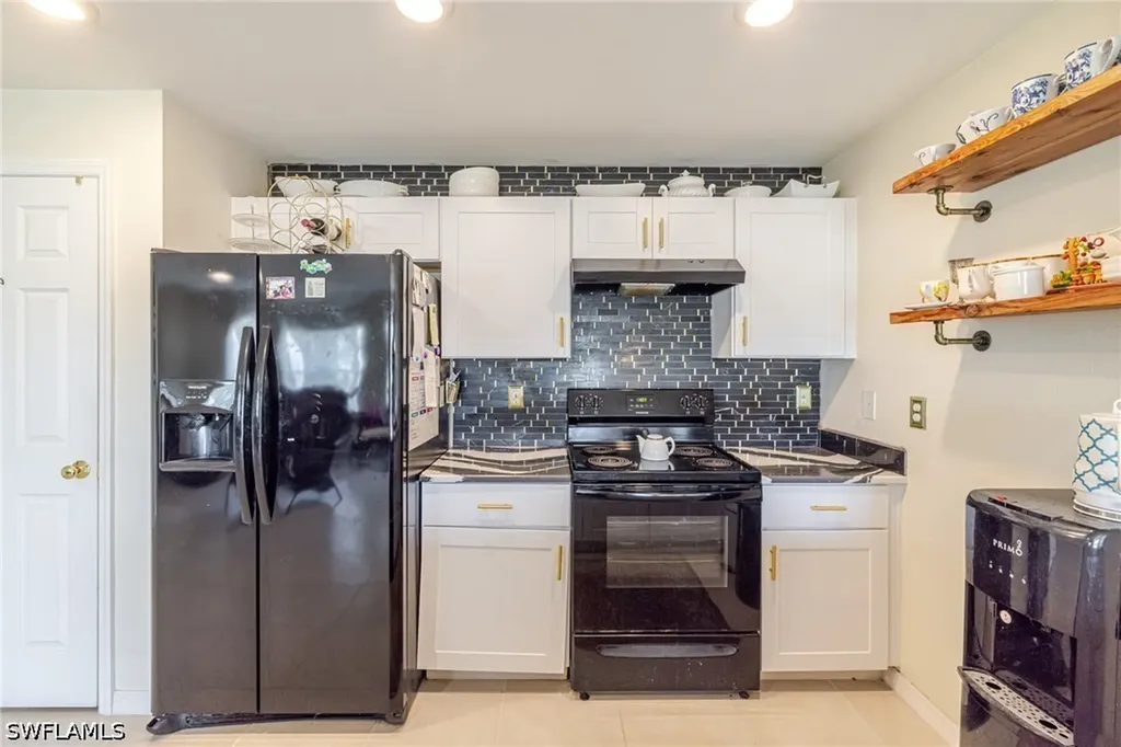 1607 NE 35th Lane Cape Coral FL 33909