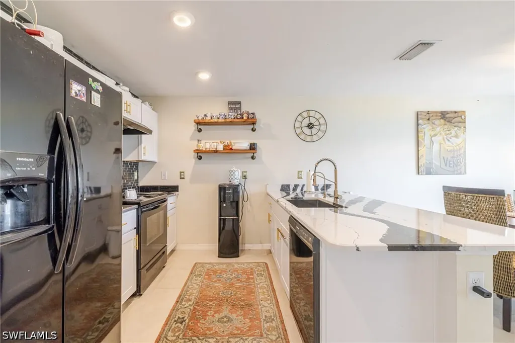 1607 NE 35th Lane Cape Coral FL 33909