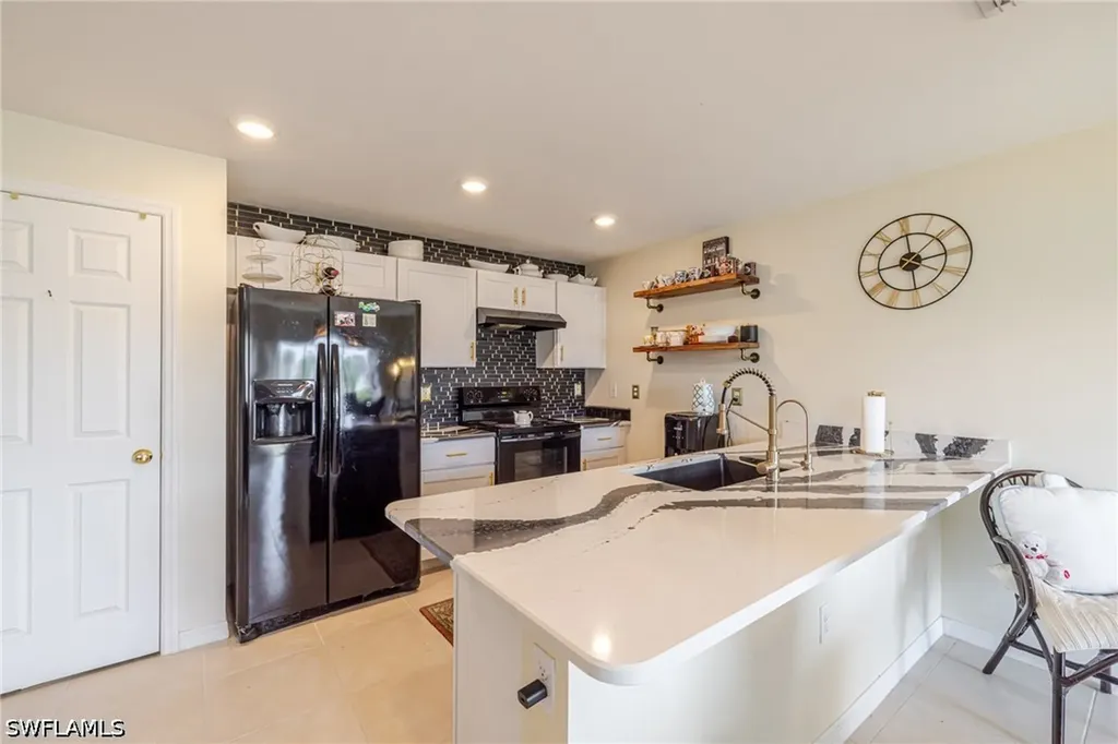 1607 NE 35th Lane Cape Coral FL 33909