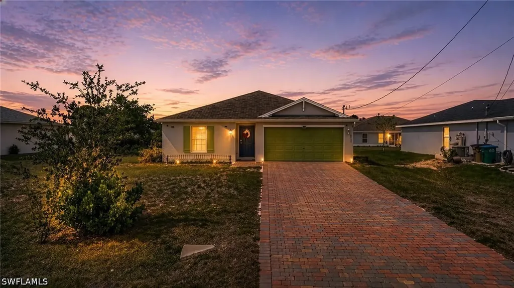 1607 NE 35th Lane Cape Coral FL 33909