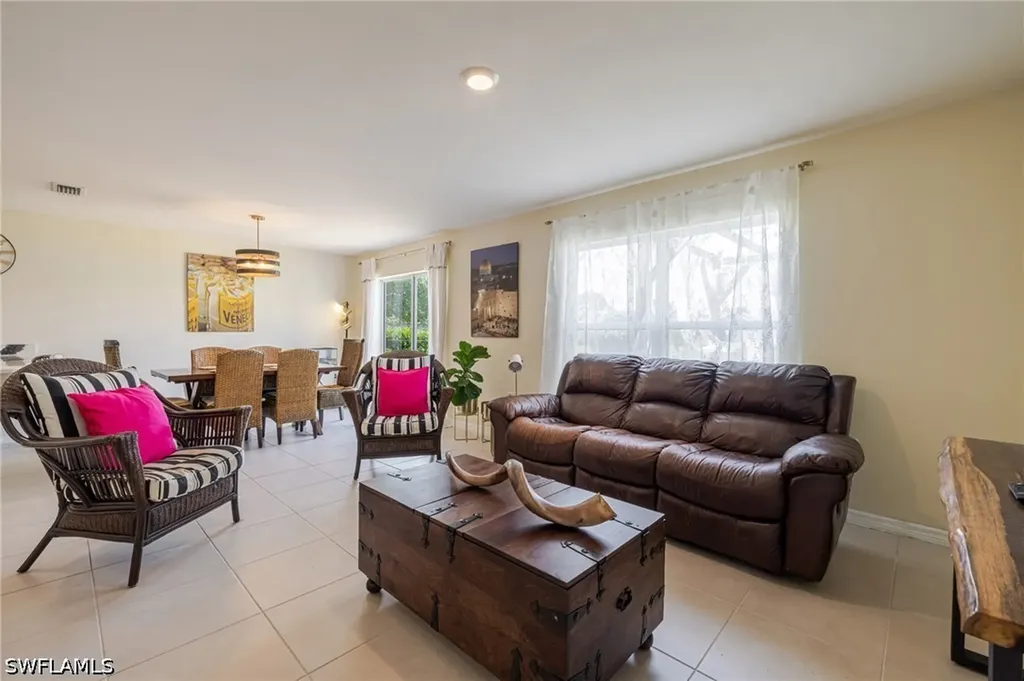 1607 NE 35th Lane Cape Coral FL 33909