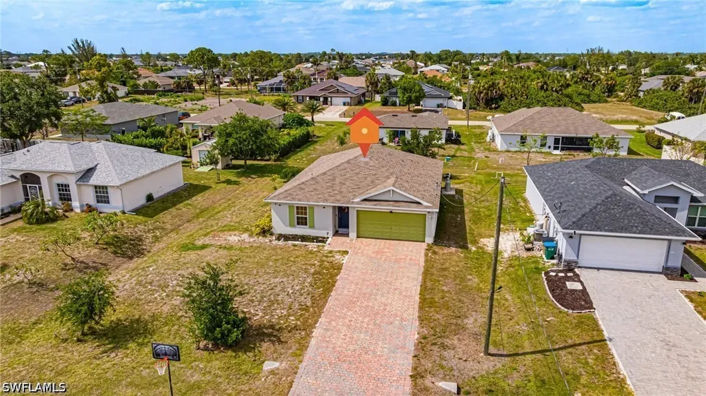 1607 NE 35th Lane Cape Coral FL 33909