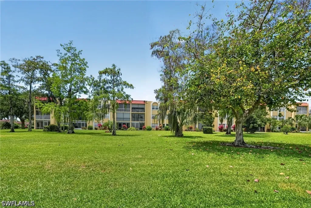 1084 Forest Lakes Drive Naples FL 34105