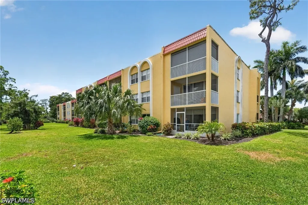 1084 Forest Lakes Drive Naples FL 34105