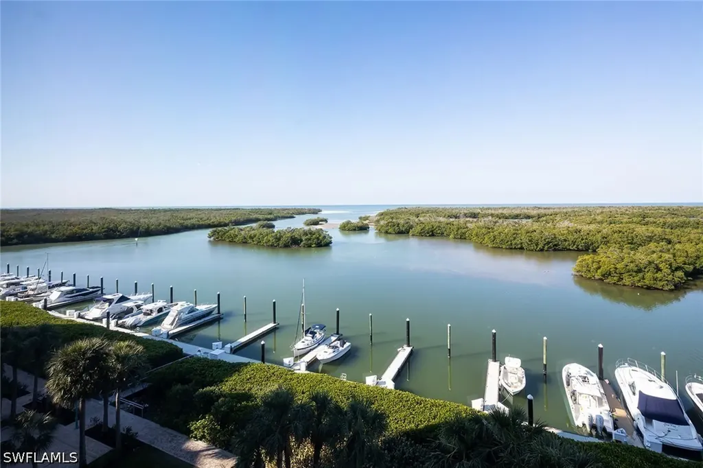 435 Dockside Drive Naples FL 34110