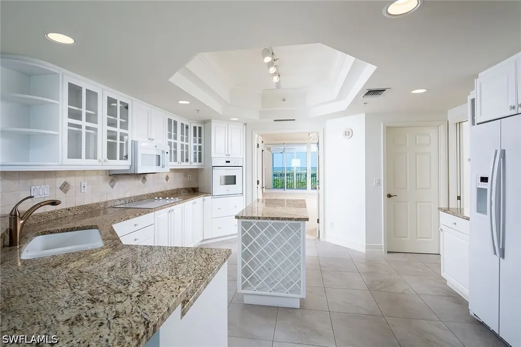435 Dockside Drive Naples FL 34110