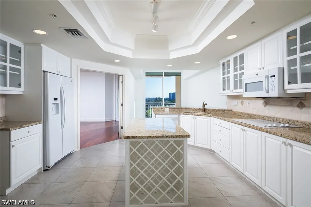 435 Dockside Drive Naples FL 34110