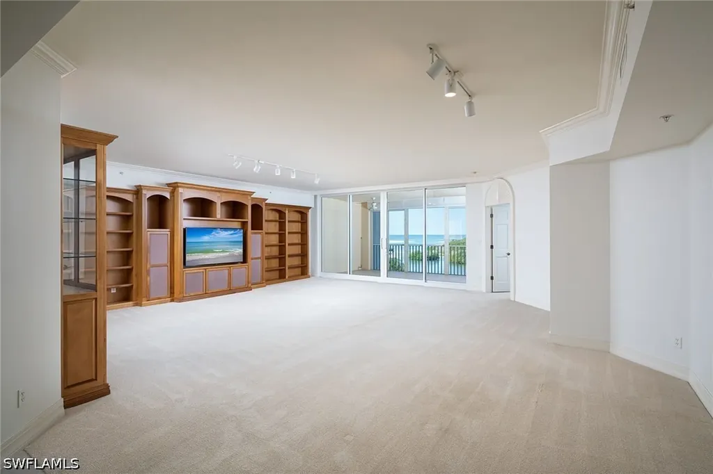 435 Dockside Drive Naples FL 34110