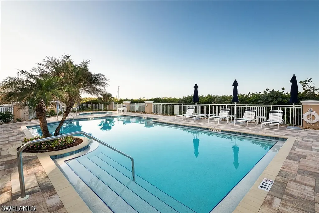 435 Dockside Drive Naples FL 34110