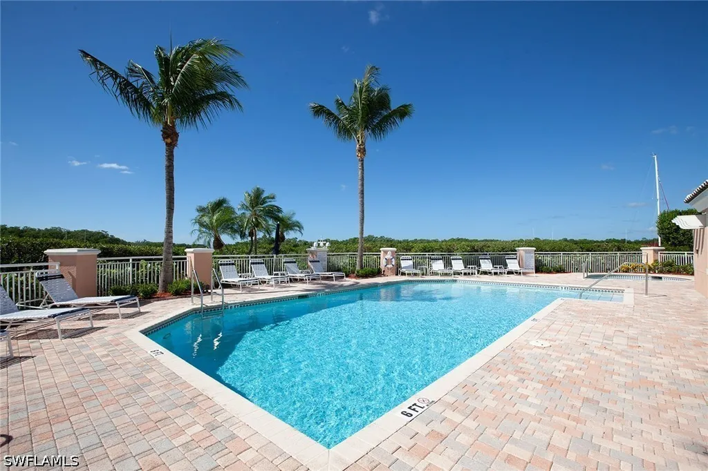 435 Dockside Drive Naples FL 34110