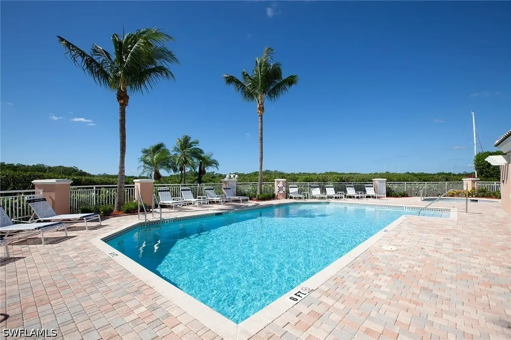435 Dockside Drive Naples FL 34110