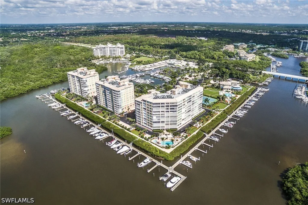 435 Dockside Drive Naples FL 34110