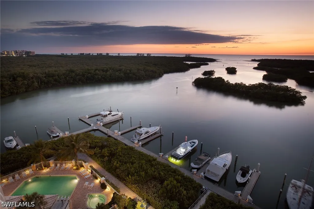 435 Dockside Drive Naples FL 34110