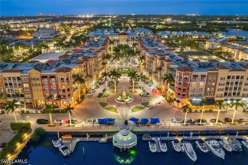 435 Dockside Drive Naples FL 34110