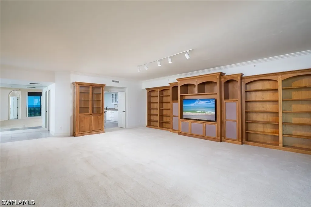 435 Dockside Drive Naples FL 34110