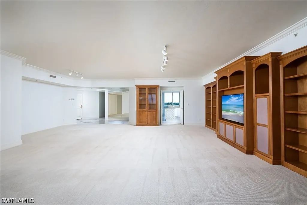 435 Dockside Drive Naples FL 34110