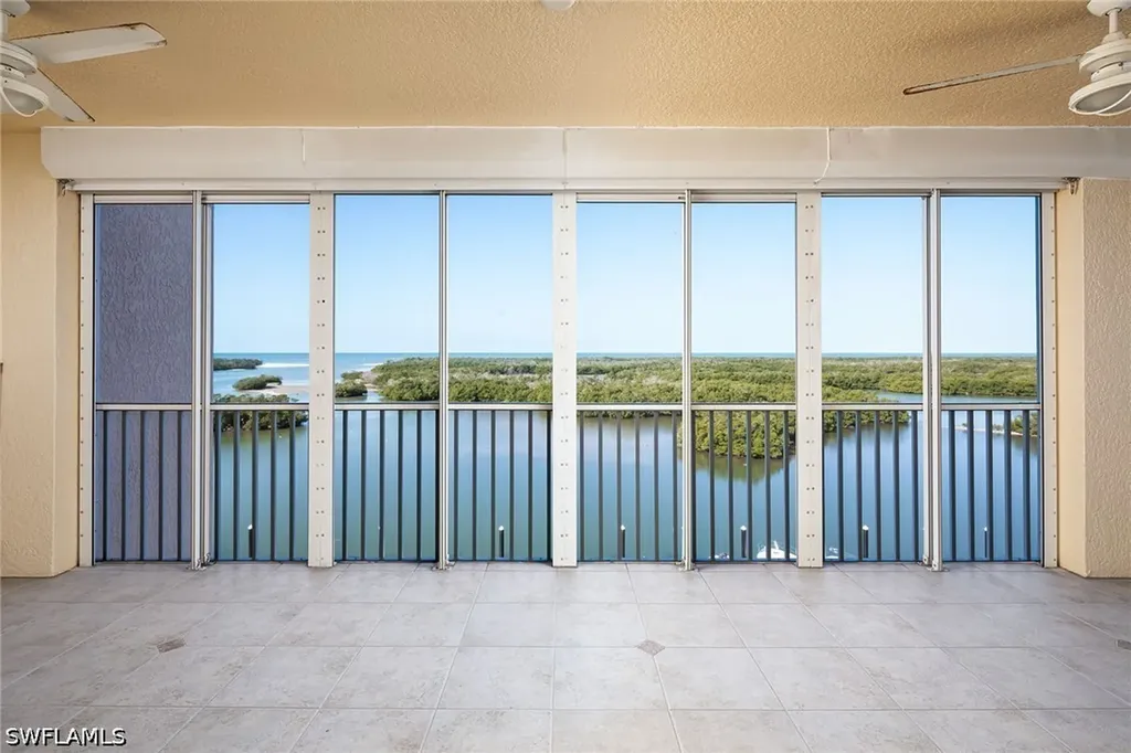 435 Dockside Drive Naples FL 34110