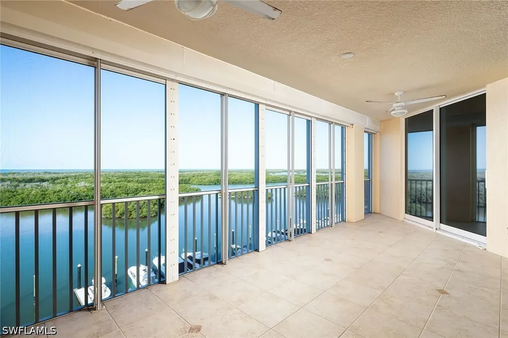 435 Dockside Drive Naples FL 34110