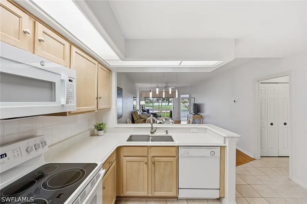 28072 Cavendish Court Bonita Springs FL 34135
