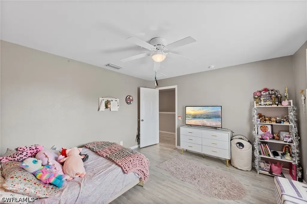 8935 Falcon Pointe Loop Fort Myers FL 33912