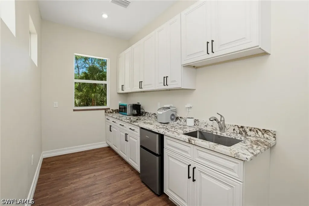 4120 3rd Avenue NW Naples FL 34119