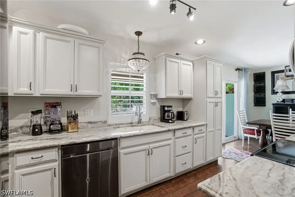 4120 3rd Avenue NW Naples FL 34119