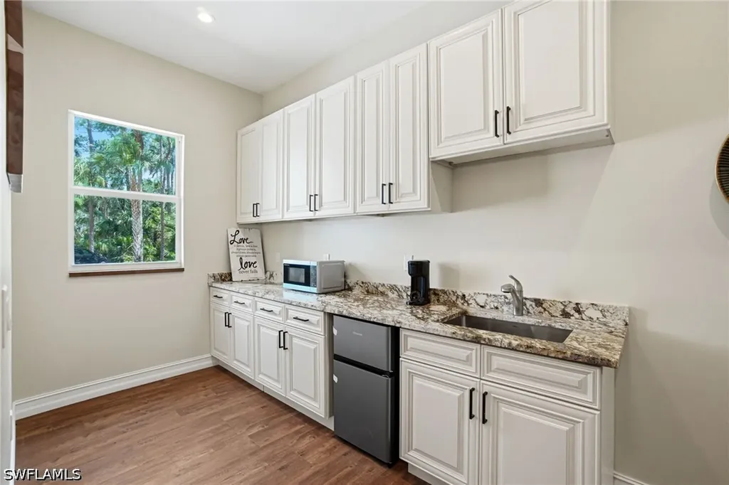 4120 3rd Avenue NW Naples FL 34119