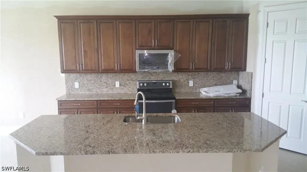 10096 Avalon Lake Circle Fort Myers FL 33913