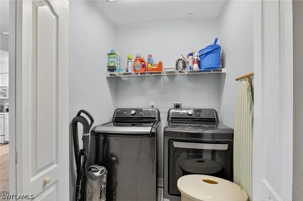 3830 Sawgrass Way Naples FL 34112