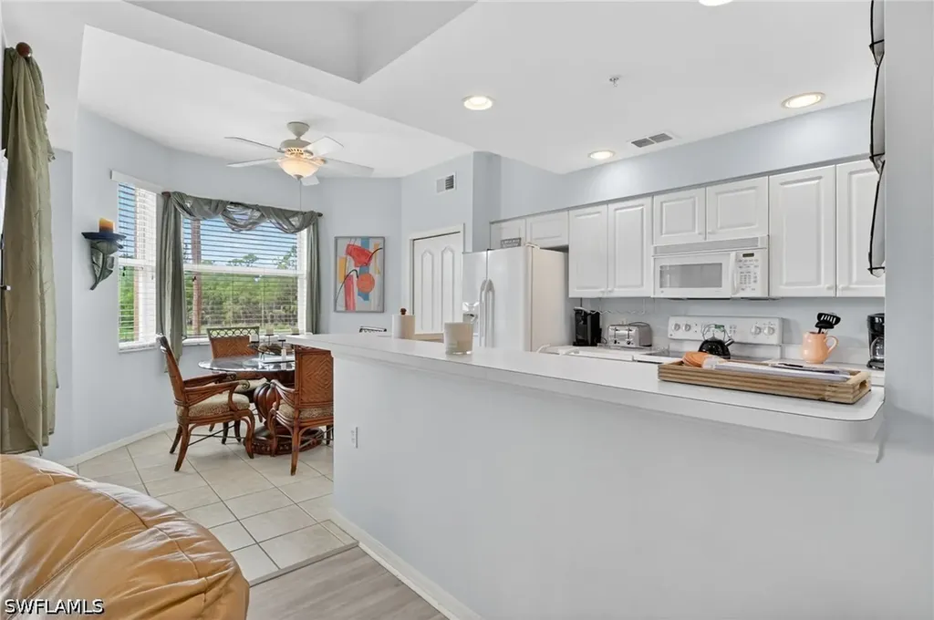 3830 Sawgrass Way Naples FL 34112