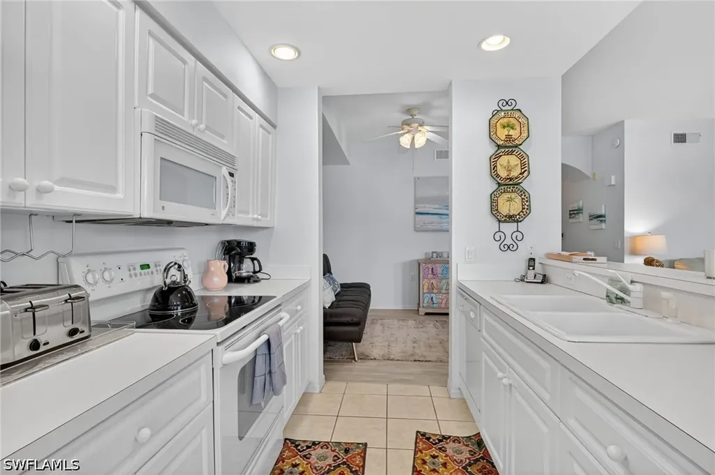 3830 Sawgrass Way Naples FL 34112